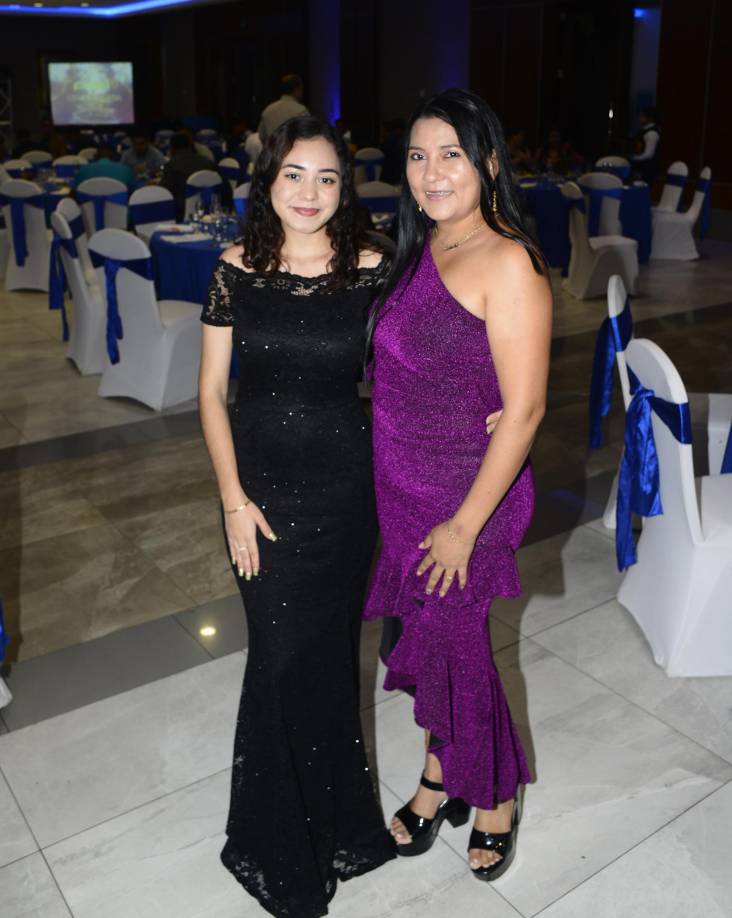 Idamae Senn y Judith Melgar.