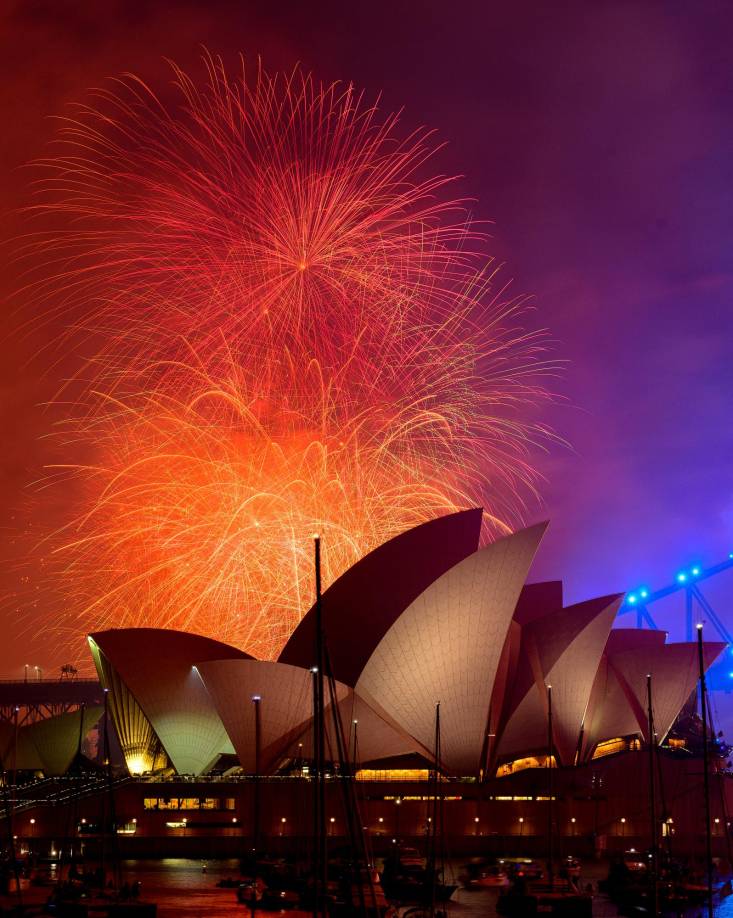 Entre los hechos notables del <b>año</b> que se va están la proliferación de herramientas de inteligencia artificial con apariencia humana y el primer trasplante de ojo completo del mundo.