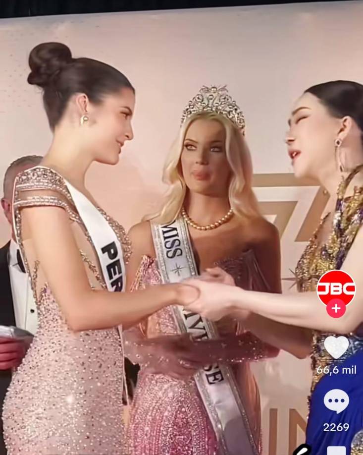 Los internautas catalogan su lenguaje corporal como símbolo de “fastidio” y de “envidia”; y viendo el video y las fotografías no estaría tan lejos de parecer real. 