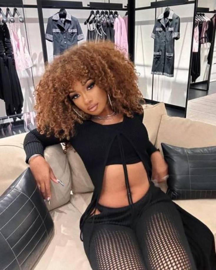 Lukaku y la popular cantante causaron revuelo en redes sociales por su posible noviazgo.