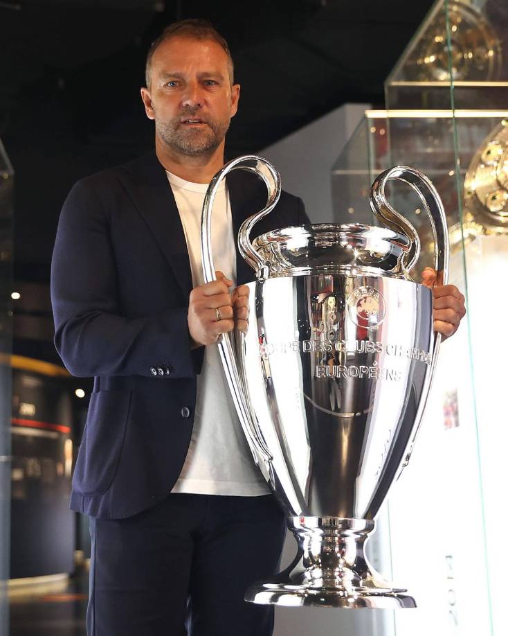 La época de Hansi Flick al frente del Bayern no pudo ser mejor. Con él en el banquillo el conjunto bávaro logró un histórico sextete: consiguió ganar la Bundesliga sin perder un partido y ganó la Copa DFB y la Champions League. 