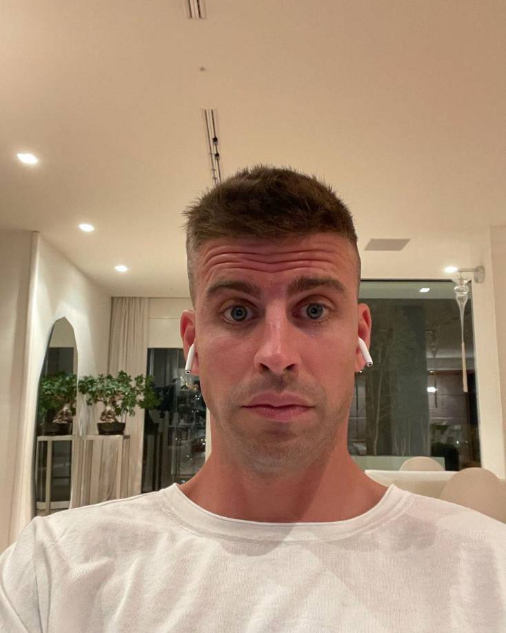 Según la joven, la expareja de Shakira estaba muy interesado en tener un trío con ella y su hermana.