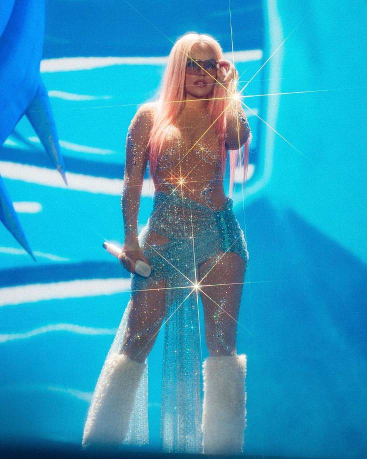 Por su parte, Karolina comentó “Vida” con un corazón para demostrar el aprecio que siente para la niña y la emoción de haber estado con ella antes de salir al escenario, donde enloqueció a sus fans con sus increíbles coreografías y energía.