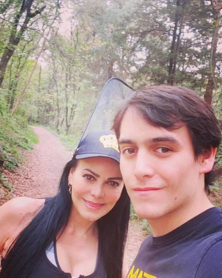 “Ruego comprensión por el profundo dolor por que estamos pasando, quisiera hablar con toda la gente que está intentando comunicarse, pero en verdad no tengo fuerza para hacerlo todavía”, dijo la actriz, según declaraciones citadas por Infobae.