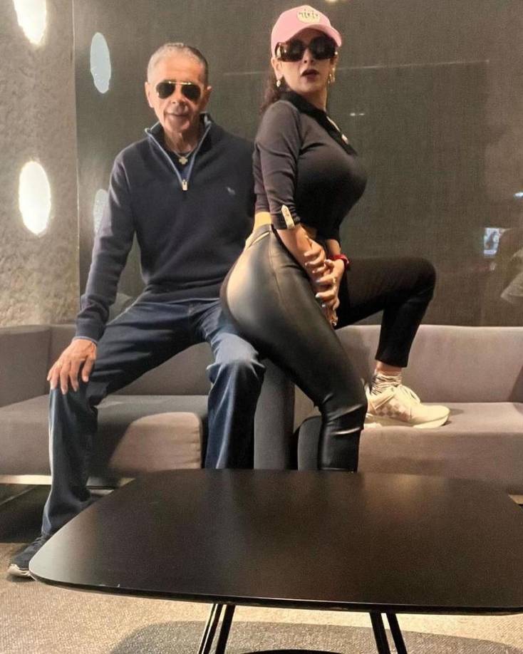 Su pareja Lalo Trelles, no ha perdido la oportunidad de compartir el anuncio de su pareja, por lo que destaca que la apoya en este nuevo proyecto, algo que ha generado buenos comentarios entre los internautas. 