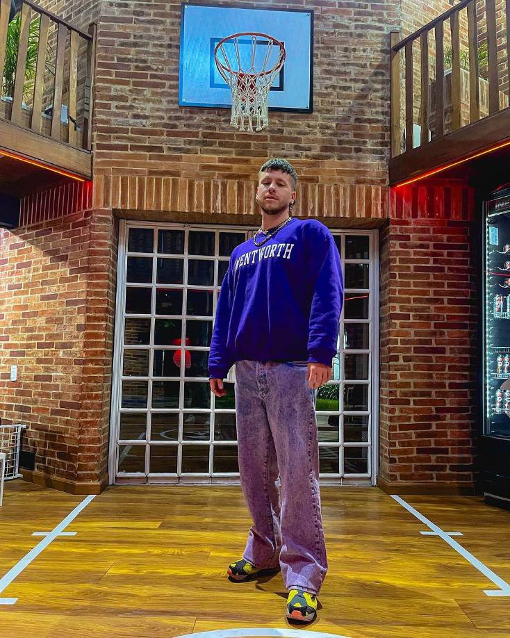 Además del “Demo #5: Nostalgia”, Maury Senpai también ha creado otras piezas musicales que ha compartido en la cuenta de TikTok de FlowGPT y redes sociales personales. Algunos de esas canciones son “Celeste” (con las voces de Gustavo Cerati, Duki y Nicki Nicole), “Karol” (con las voces de Anuel AA y Feid) y también reunió a más de 17 artistas de reguetón en una de sus recientes producciones. Maury reveló en sus redes sociales, que para crear esta IA se inspiró en bandas como Gorillaz, Daft Punk y Bizarrap. Su primera meta era crear un nuevo artista y no revelar que él era el autor, sin embargo, aceleró este proceso para que nadie más lo hiciera primero.