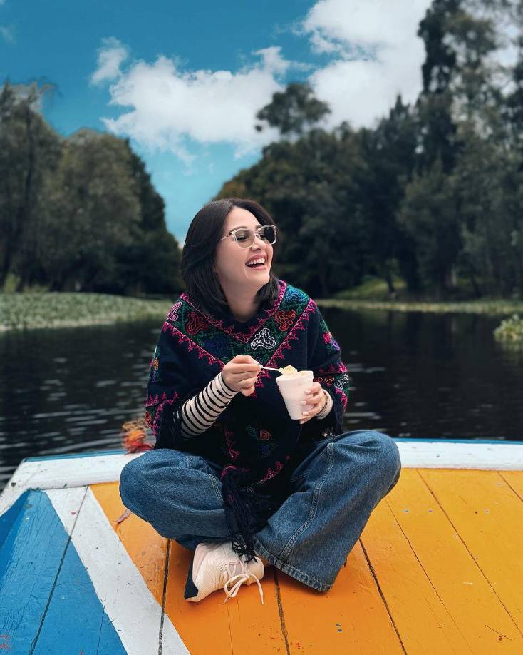 Según lo que se vio en su perfil, Jennifer Aplicano estuvo presente en el set de <b>TV Azteca México</b>, donde asistió al foro de grabación del programa <b>“Venga la Alegría”</b>, aunque hasta el momento no se ha revelado el motivo de su visita ni su participación en dicho espacio televisivo. 