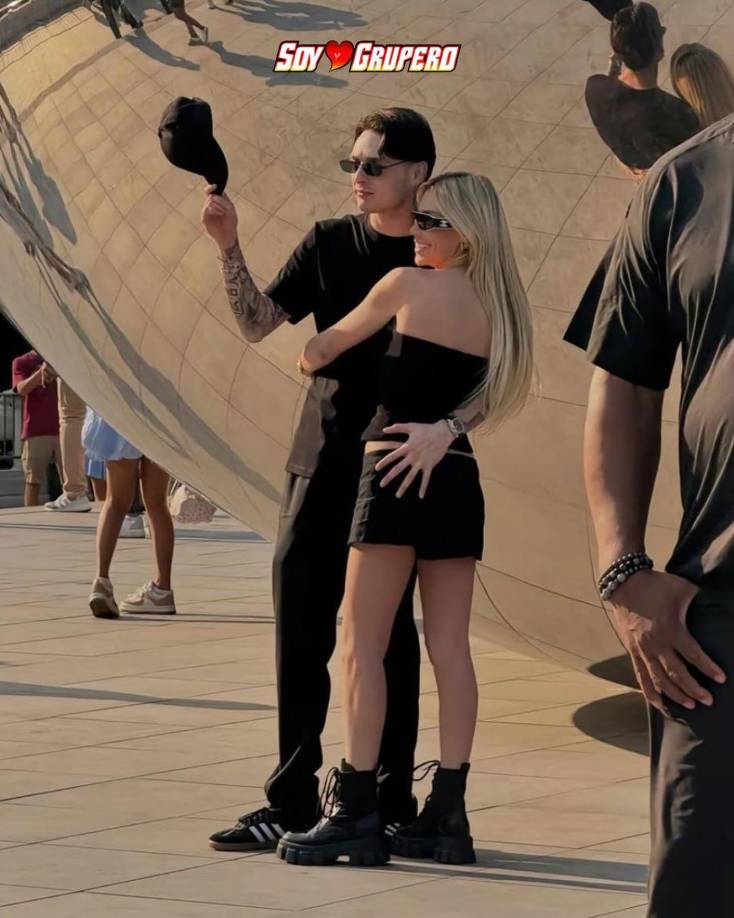 La relación entre Peso Pluma y Hanna Howell se dio a conocer en redes sociales con publicaciones románticas que ambos compartieron en sus perfiles de Instagram. Sin embargo, su noviazgo terminó debido a una supuesta infidelidad por parte del cantante.