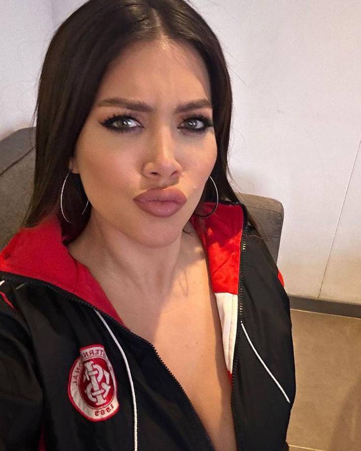 En una transmisión en Instagram, Wanda junto a su hermana Zaira, respondieron a las preguntas de sus seguidores y en medio de una tormenta por la supuesta infidelidad le consultaron: ¿están de novias?