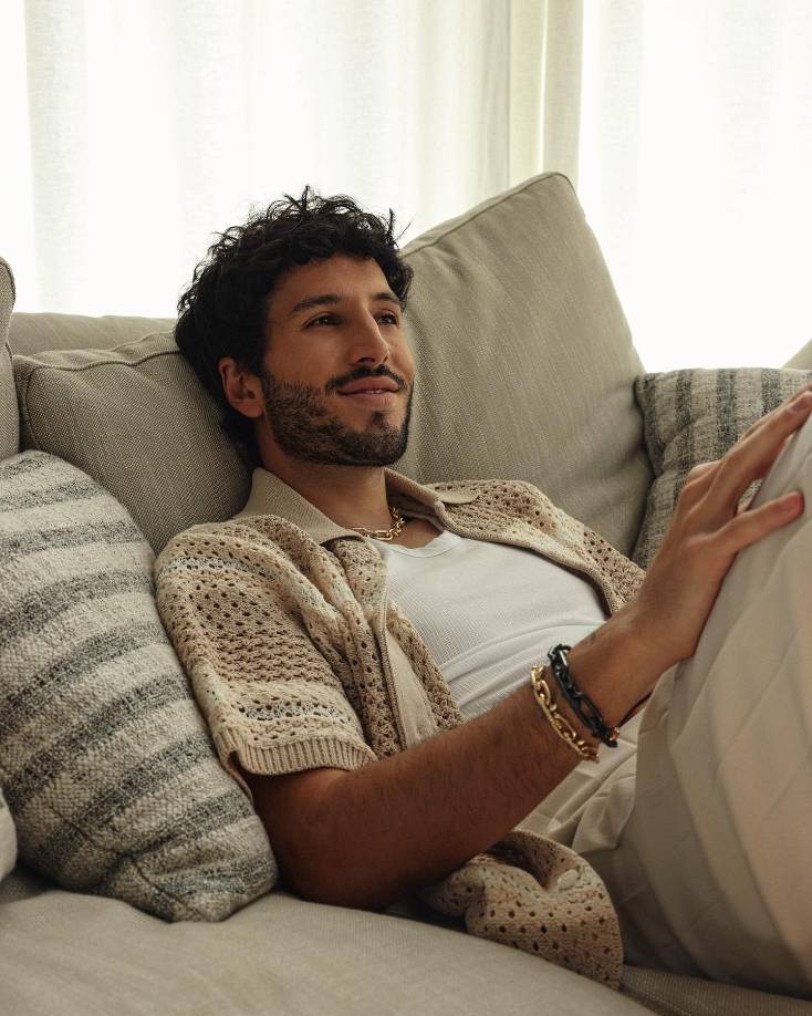 “Hablar inglés en el teatro también será algo interesante para la gente que me conoce por mi música en español”, agregó, apuntando que será “bien divertido” escucharle hablar con el acento y el vocabulario del Chicago de los años 20.