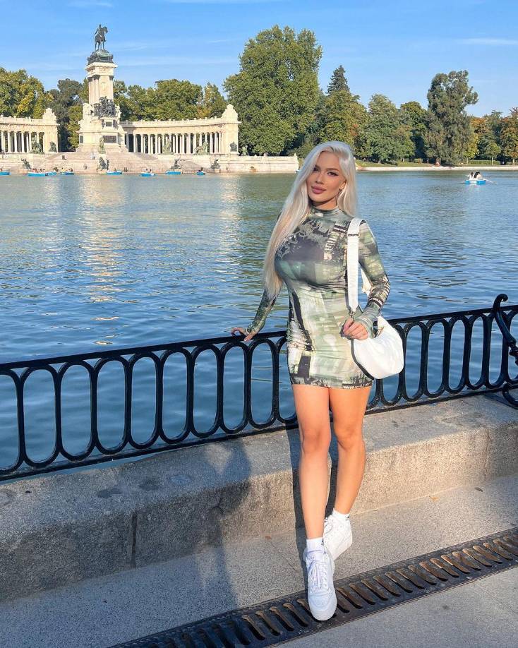 Karoline señaló que Militao le fue infiel con su ex novia.