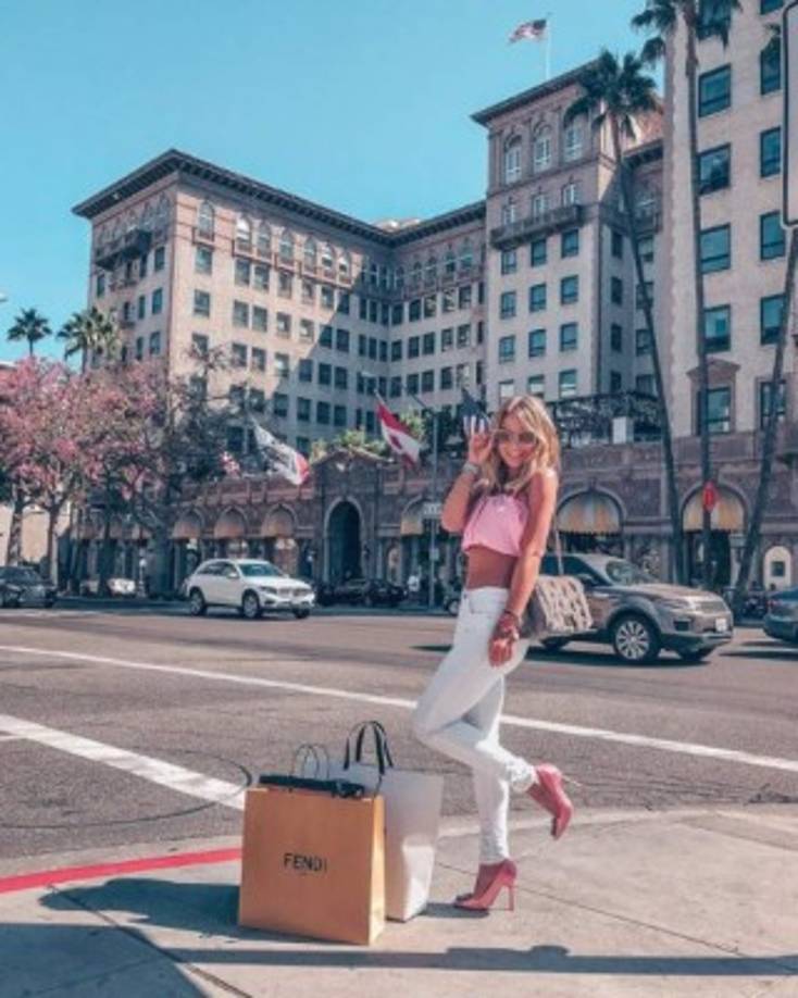 La joven presentadora y actriz, de origen ruso, es la nueva pareja sentimental del actor Gabriel Soto de 43 años, quien era el esposo de la actriz Geraldine Bazán.