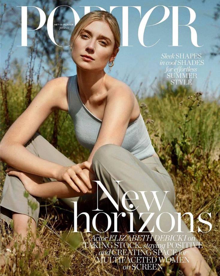 Ella ahora está agradecida por su educación, dice. “Tal vez por esa alteridad, no sé. Y lo que pasa con tener padres que vienen de otros lugares es que las personas que amamos siempre estaban lejos de nosotros, y teníamos que viajar hacia ellos, y el mundo se sentía bastante pequeño, en ese sentido”.