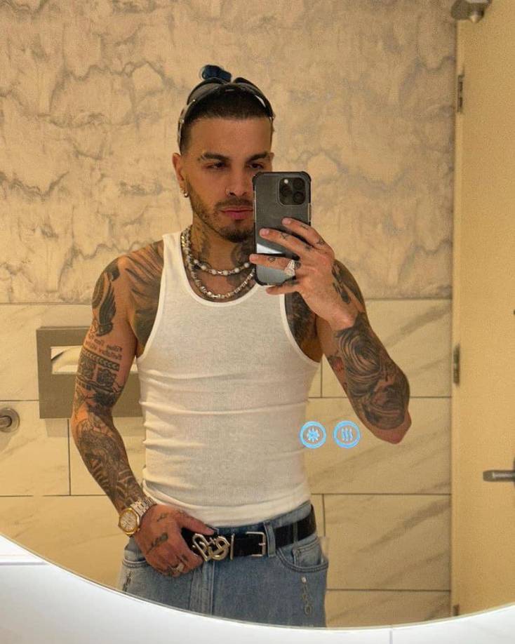 Hasta el momento, el artista no ha dado declaraciones al respecto. Por lo que sus fans están ansiosos por saber qué dirá tras la magnitud de lo que acaba de pasar. Algunos critican haber gastado en atuendos caros alusivos a la temática de Saturno, otros haber quedado sin reembolso por pago adelantado de hospedajes, entre muchos otros factores. 