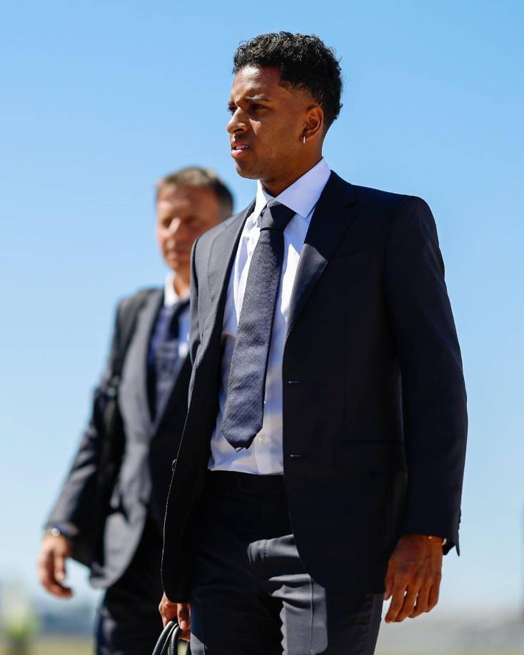 La Cadena SER confirmó que Rodrygo Goes no se moverá del Real Madrid: “No quiere irse. Quiere ganar con el Real Madrid, no quiere ir a ningún otro club. Ni al Manchester City ni a ningún otro”.