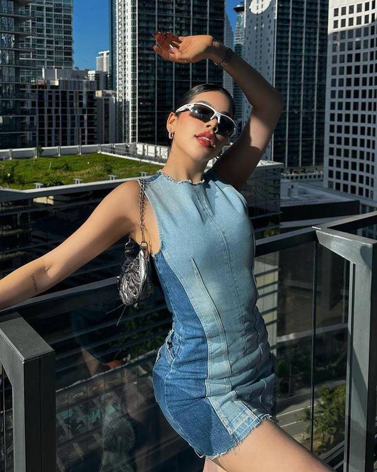 Kenia Os es una cantante e influencer mexicana que cuenta con más de 15.5 millones de seguidores en Instagram.