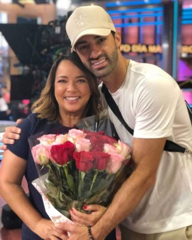 Adamari, una de las presentadoras más queridas de la televisión, colgó un video en sus redes hablando de lo que ha sido su proceso en estos días y que ya ha perdido varias libras.