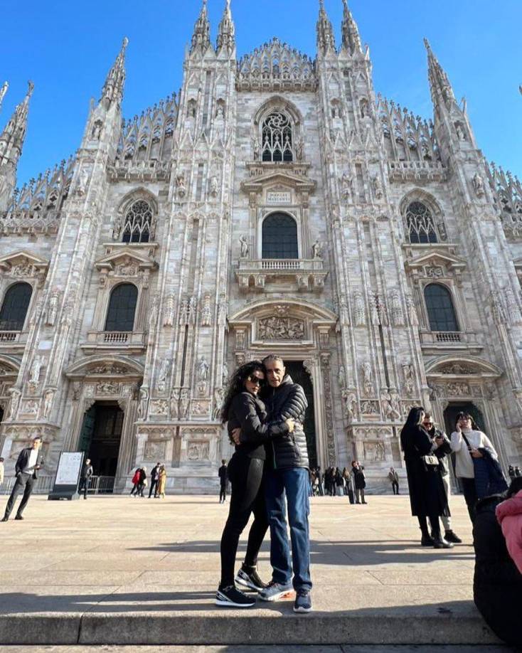 También comparten a sus seguidores sus viajes y emociones. La pareja se olvida de las críticas y aprovecha al máximo su tiempo.