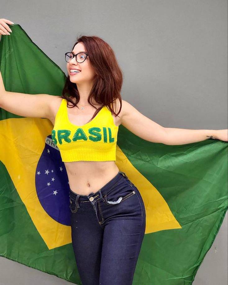 “Ya sabía que existía este tipo de trabajo, pero nunca había profundizado en él. Después de varias solicitudes de los fanáticos, comencé a investigar al respecto y decidí que sería factible. De hecho, con este trabajo puedo brindar oportunidades laborales para varios profesionales”, dijo.