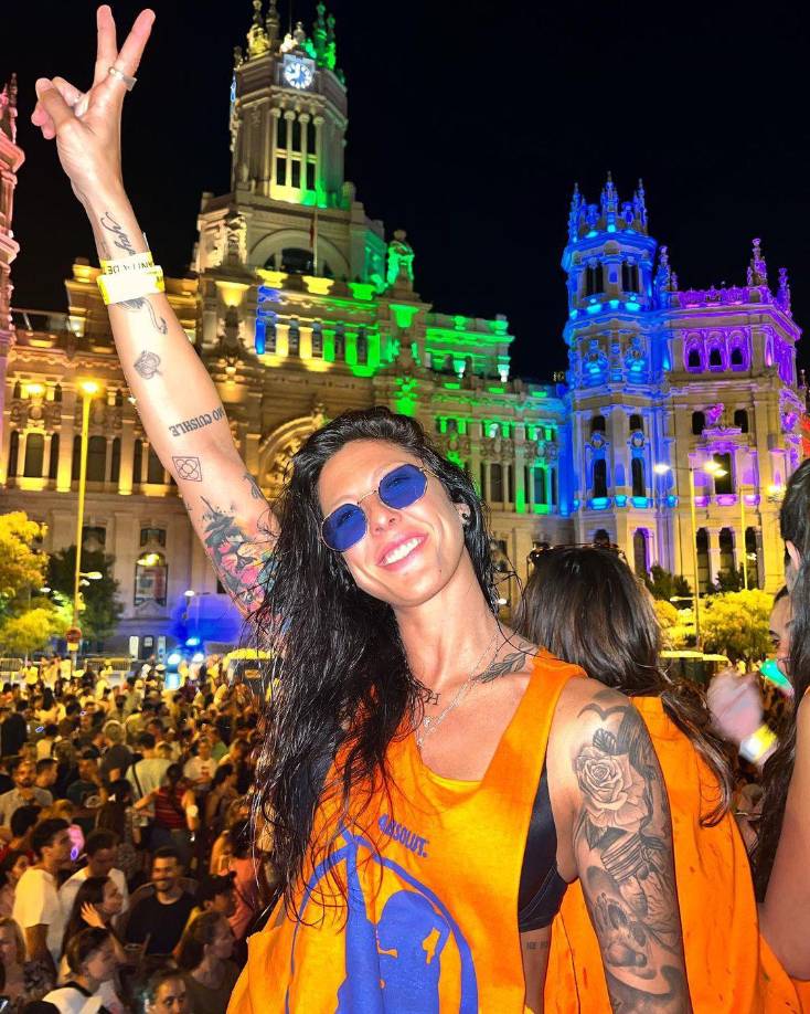 Su pasión por el fútbol nació gracias a su abuelo paterno, quien le inculcó el amor por el deporte rey. Antonio Fuentes fue arquero del Atleti Aviación, como era conocido el Atlético de Madrid en sus primeros años.