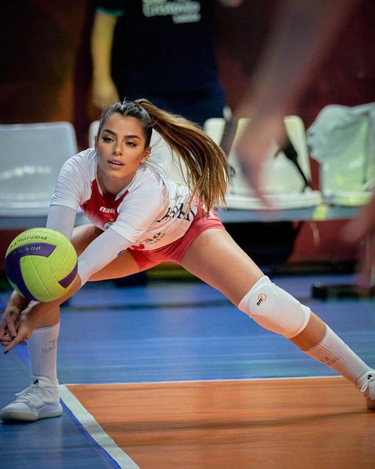 Alves de 23 años se retiró del Voleibol para dedicarse exclusivamente a OnlyFans, en donde ha ganado más popularidad.