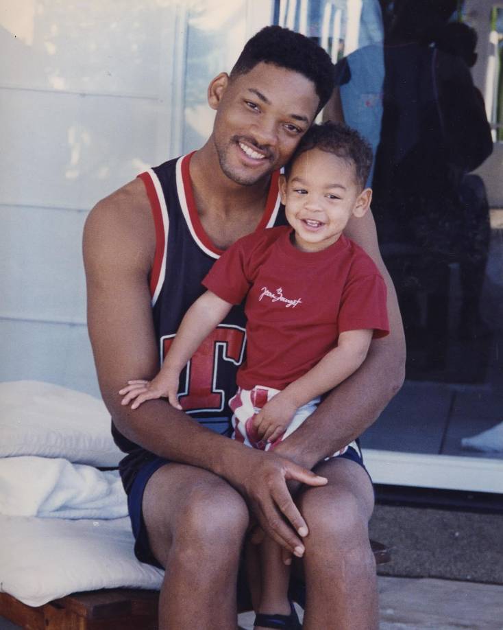 El single también llega acompañado de un <b>videoclip cinematográfico</b>, dirigido por los realizadores de <i><b>Bad Boys 4</b></i>, Adil El Arbi y Bilall Fallah. Este video presenta una parodia de <i><b>The Matrix</b></i>, una de las películas más emblemáticas de Will Smith.