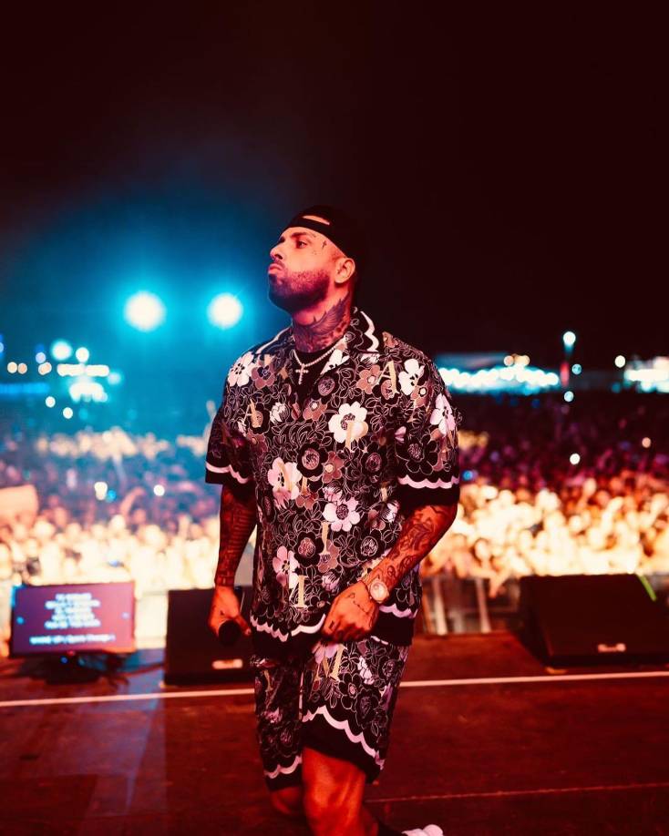 El artista está disfrutando de su estadía por el viejo continente, llevando sus bailables temas como “Hasta el amanecer”, “X (equis)” , “Chambonea”, “Voy a beber”, “El perdón”, entre muchas otras de sus más de 20 años de trayectoria.