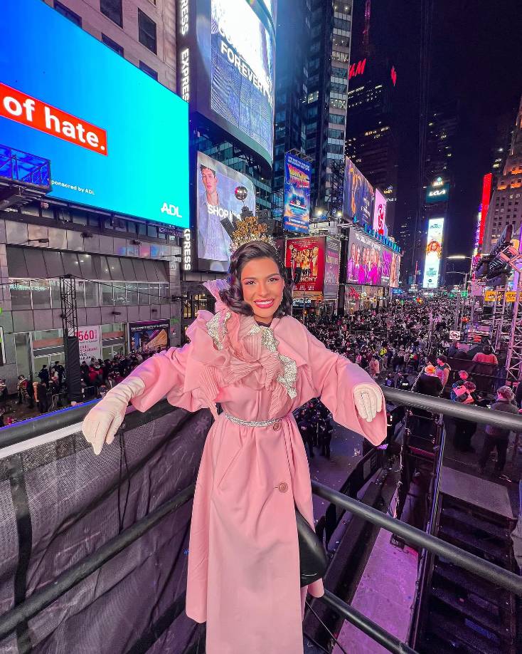 Sheynnis se mostró muy contenta de cerrar el año en una de las ciudades más bellas de los Estados Unidos, misma en la que reside desde que fue coronada como Miss Universo el pasado noviembre. 