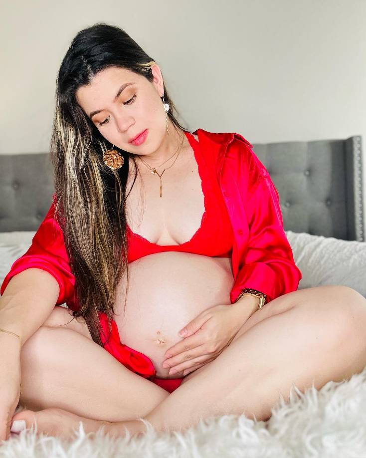 A través de un vídeo en TikTok mostró cómo acomodó el asiento para su bebé en la cabina de su tráiler.