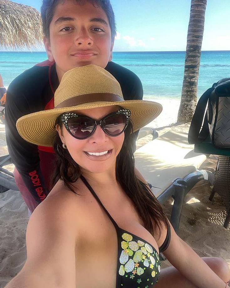 A la actriz en sus ratos libres le encanta jugar con su hijo Fabio, compartir con él el mayor tiempo posible y para descansar del trabajo y salir del estrés de la ciudad le gusta ir a Los Roques y compartir con su familia.