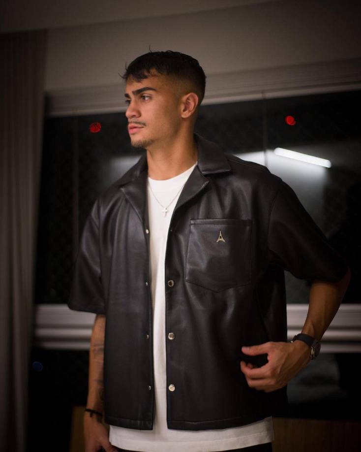 El futbolista todavía no ha debutado todavía en el conjunto blanco, por lo que ha sido tildado así por los fanáticos. 