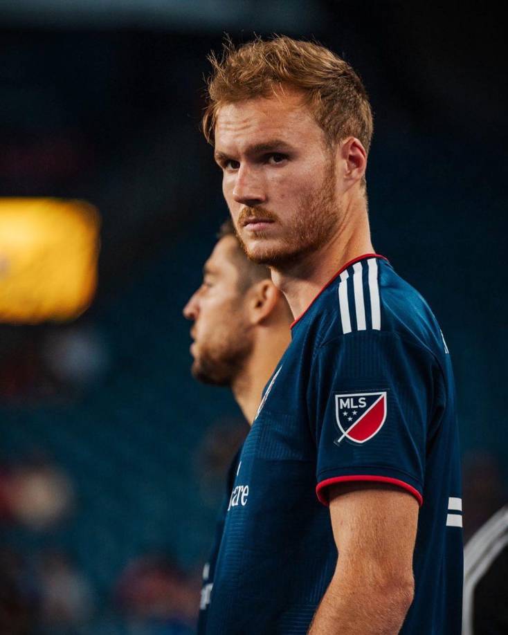 Defensa central: Henry Kessler del NE Revolutions.