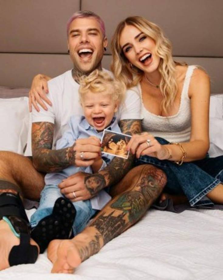 Precisamente en Instagram y, como no podía ser de otra forma, han anunciado sus embarazos algunas de las 'influencers' más conocidas del mundo como la italiana Chiara Ferragni, que lo hizo mediante una foto de su hijo Leo sosteniendo una ecografía del que será su hermano o hermana.