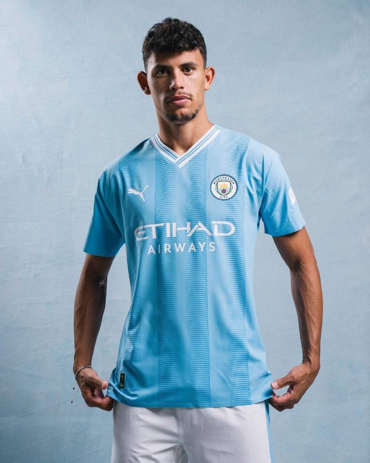 El portugués refuerza un centro del campo debilitado por las salidas de Ilkay Gundogan al FC Barcelona y la lesión por varios meses de Kevin de Bruyne.