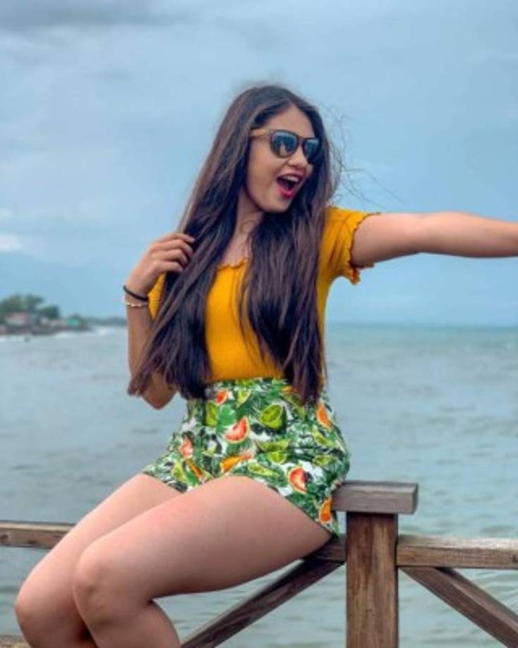 La belleza femenina hace que cada espacio natural del país luzca mucho más bonito.