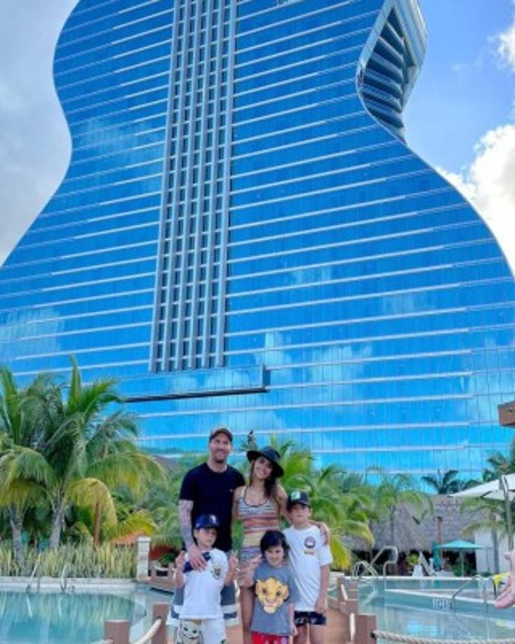 Lejos de las especulaciones, renovaciones de contratos y posibilidades sobre el futuro del fútbol, Lionel Messi se tomó el tiempo para disfrutar de unas vacaciones familiares y decidió partir a Estados Unidos.