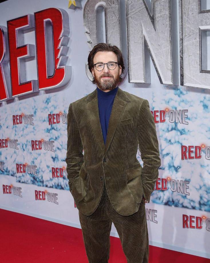 Este jueves 7 de noviembre, “Red One” llegará a los cines de Honduras, ofreciendo a los espectadores la oportunidad de disfrutar de esta emocionante aventura navideña. No te pierdas la oportunidad de ver a Dwayne Johnson y Chris Evans en acción en esta película que promete ser un éxito de taquilla.