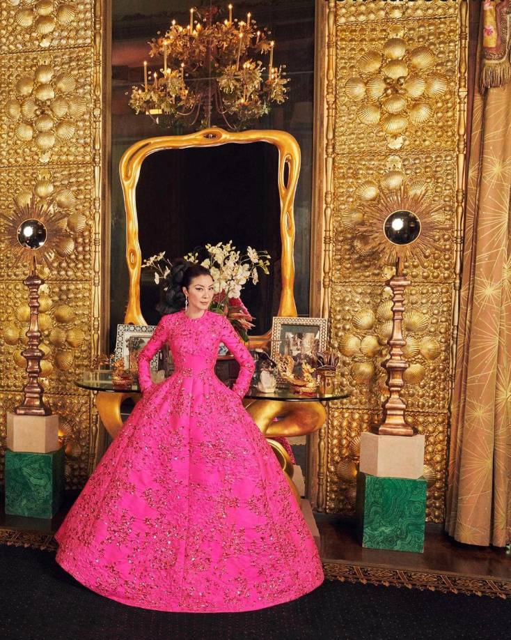 Fue Miss Malasia a sus 21 años fue coronada como Miss Malasia (donde su mamá la inscribió sin mencionárselo) para representar a su país. Ese mismo año fue a Australia y ganó otros concursos como Miss Moomba y Queen of the Pacific, todos en 1983.