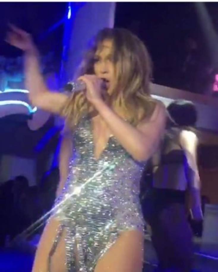 Jennifer López cobró un millón de dólares.