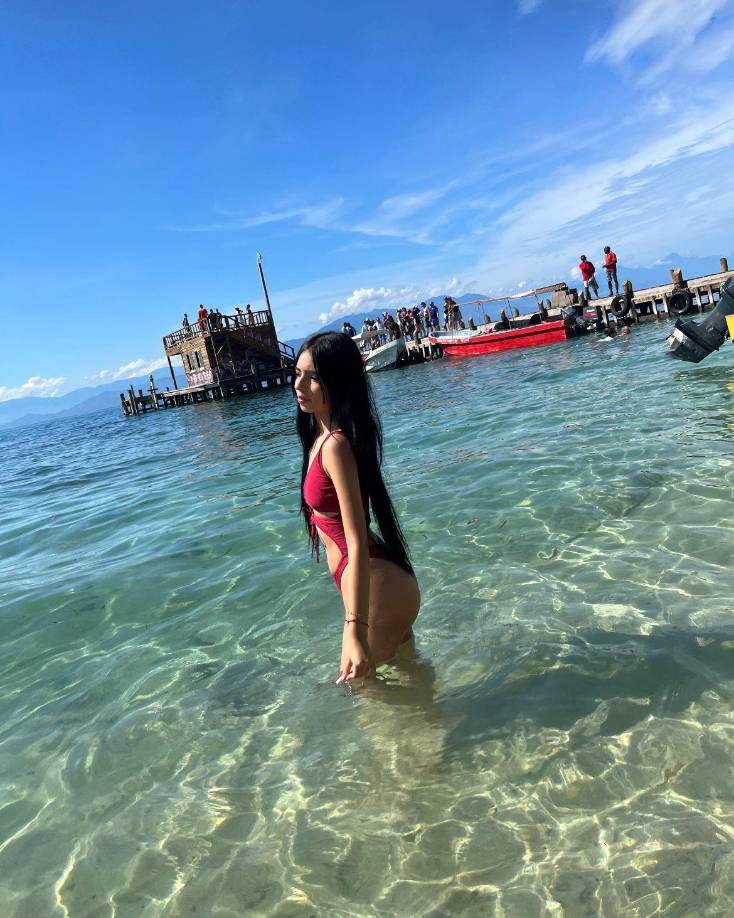 Un rostro angelical y un cuerpo espectacular son los atributos fisicos de Sofía Zepeda que a cualquiera deja sin aliento. 