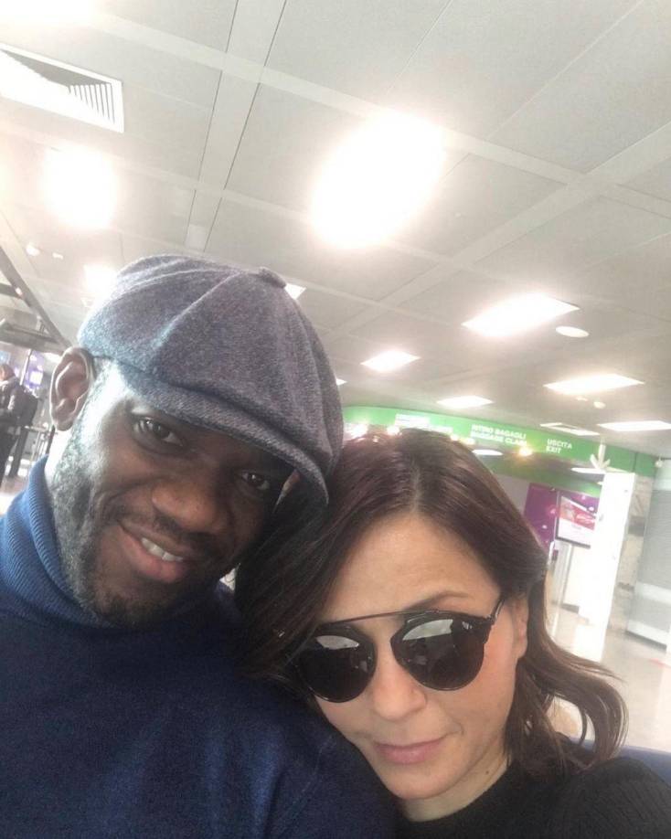 David Suazo la pasa a lo grande al lado de su esposa, la italiana Elisa Secchi. 