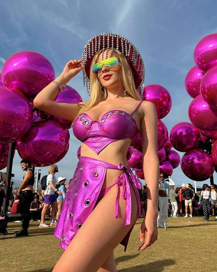 La modelo e influencer compartió todo a través de sus historias de Instagram, en donde cuenta con casi 350 mil seguidores.