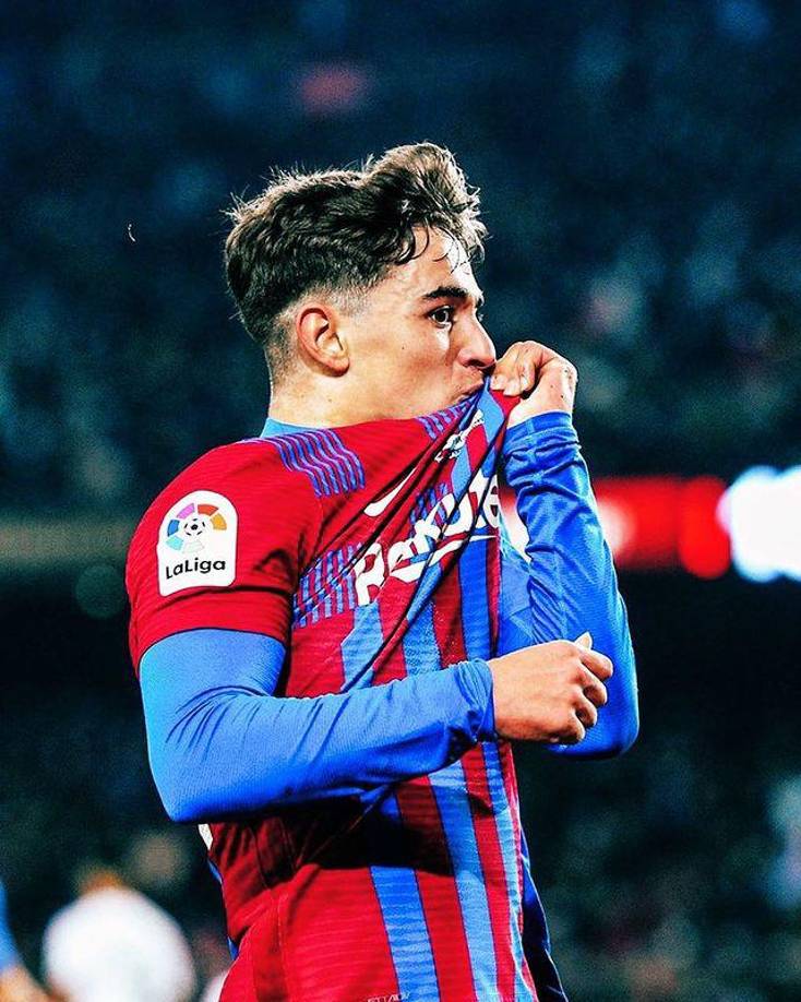 Por su parte Gavi es solo un año mayor a la princesa Leonor y ya se había ganado su corazón. Telecinco dio más detalles y destacaba que Leonor sería la ‘‘mayor fan’’ del futbolista y estaba muy interesaba de conocerlo personalmente.