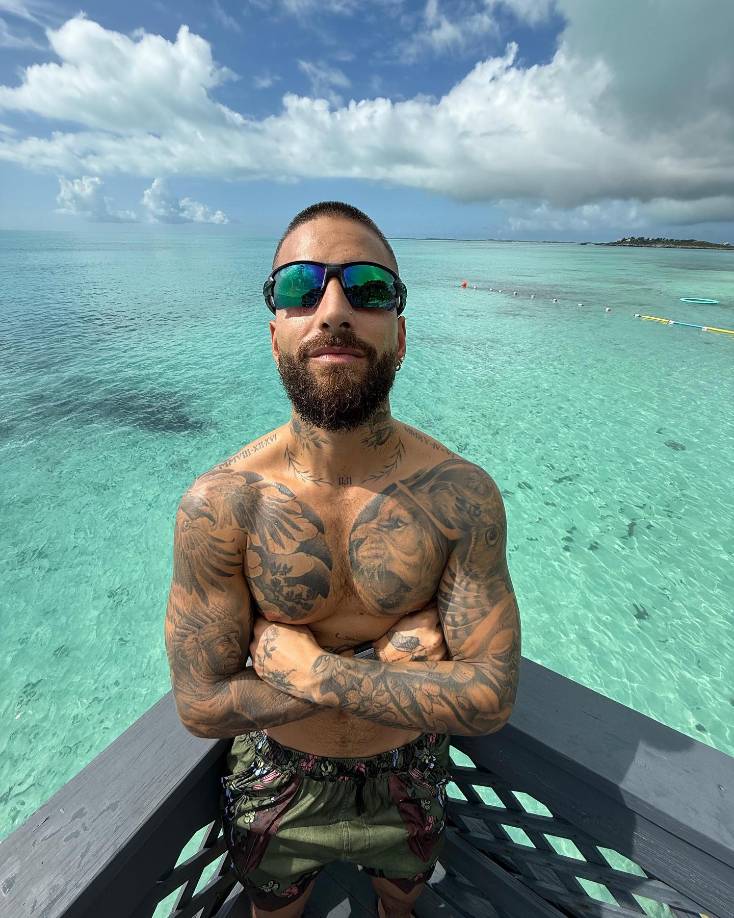 Maluma, por su parte, compartió en sus redes que <i>+57</i> se ubicó en el top número uno de debut mundial semanal de Spotify.