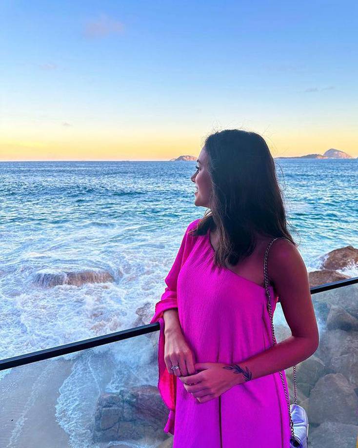 “Te lo dije todo hoy. Voy a poner esta foto aquí solo para que conste”, comenzó relatando la modelo en su cuenta de Instagram acompañada de dos fotos con el jugador.