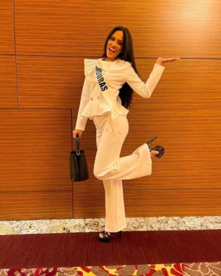 La edición de Miss Universo de este año -en 2020 se suspendió por el covid-19- ha apostado muy fuerte por el mundo digital. <br/><br/>La organización y las candidatas como tienen una poderosa presencia en las redes sociales, en las que documentan los ensayos y eventos especiales que se celebran en el Seminole Hard Rock Hotel & Casino de Hollywood, al norte de Miami.<br/>