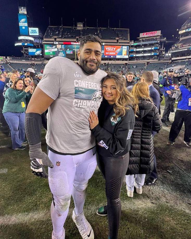 Niki Ikahihijo-Bender, esposa de Jordan Mailata de los Eagles.