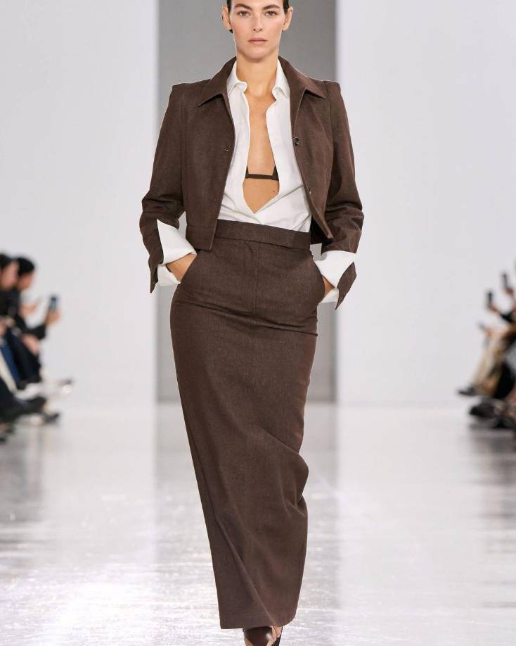 Ahora te invitamos a darle un vistzo al resto de la Colección de Max Mara primavera-verano 2025.