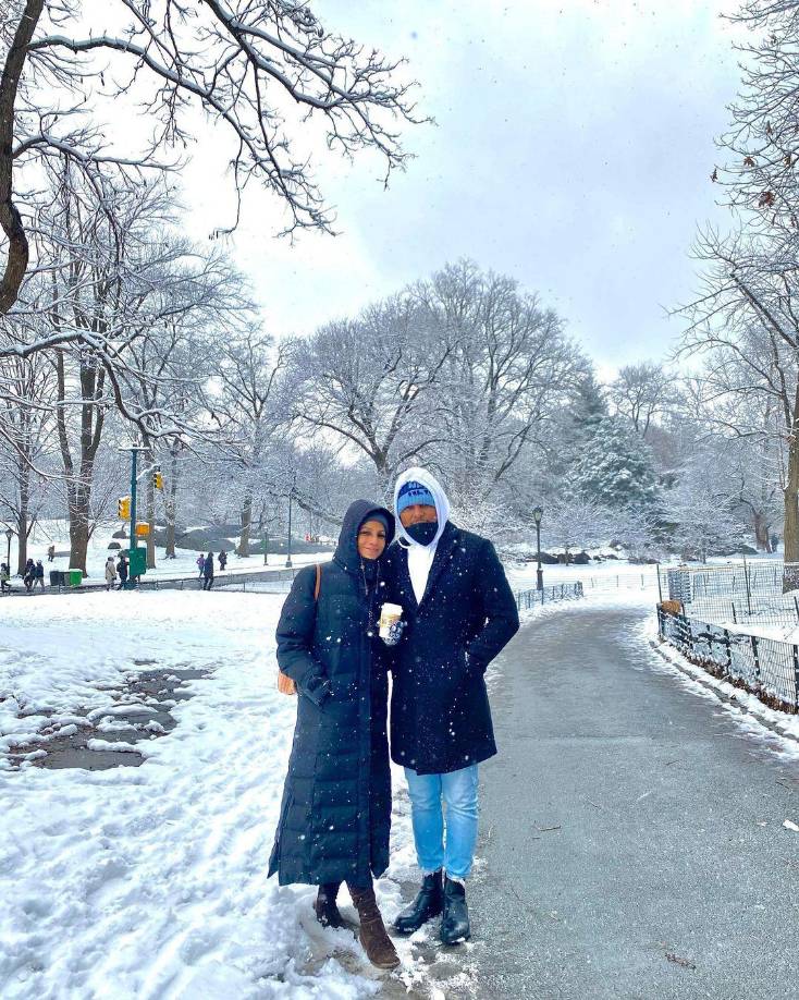 Carlos Pavón es un hombre hogareño y disfruta lo que más puede de la compañía de su adorada esposa.