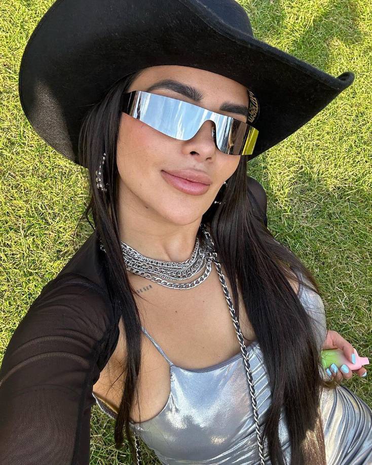 Méndez estuvo recientemente en la opinión pública por el supuesto romance con Peso Pluma.